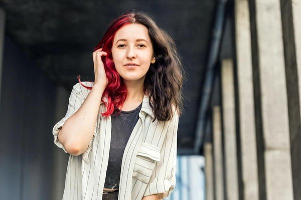 What Are the Best Techniques for Restoring the Clarity of the Headlights on an Older Honda CR-V?